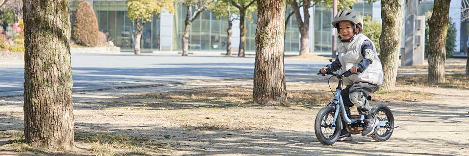 自転車の「こぐまで」をサポートする2in1トレーニング用バイク