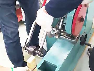 フレーム体および前ホークの前倒しによる衝撃試験