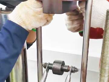 フレーム体の質量落下による衝撃試験１