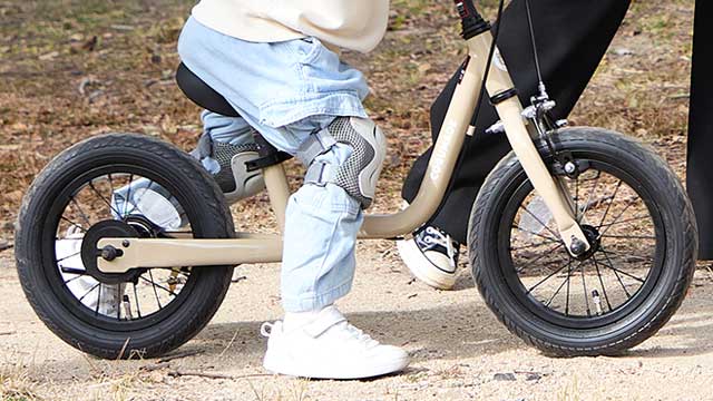 シートに座って進む