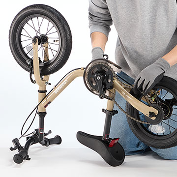 組み立てが簡単！工具も付属でペダルもその場で取り付け可能